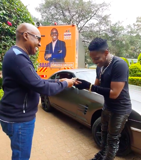 Presidential aspirant Jimim Wanjigi has gifted comedian Eric Omondi a luxurious car for leading his campaigns. Photo: Eric Omondi/Screenshot.