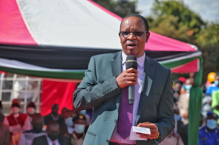 Interior PS Karanja Kibicho has dared his critics, who do not want him to be involved in politics to swallow razor blades or hang themselves.