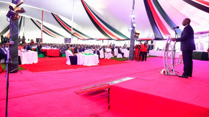 Kenya kwanza presidential flag William Ruto has apologized to President Uhuru Kenyatta for his chilling relationship with his boss ahead of his imminent retirement.