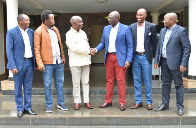 Outgoing Makueni Governor Kivutha Kibwana has agreed to work with President-elect William Ruto even as he battles at the Supreme Court to defend his victory.
