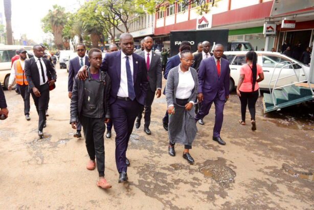 On Tuesday, November 15, Nairobi Governor Johnson Sakaja went on an inspection tour of the Central Business District (CBD) where repair works are ongoing.