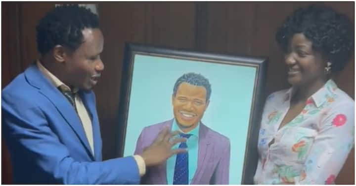 Mumias East MP Peter Salasya was on Tuesday, November 15, delighted after a police officer gifted him with a sculpture with a supernatural resemblance to him.
